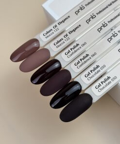 PNB Shock Effect Gel-Lack auf Nagel-Tip in Schwarz-Weiß-Marmoroptik – auffälliges Naildesign mit Mischeffekt