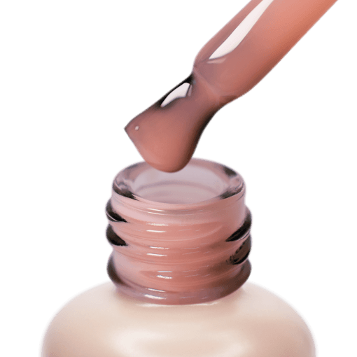 Nahaufnahme eines Pinsels mit PNB Camouflage Base Beige Gel – perfekter Farbton für natürliche Nagelmodellage