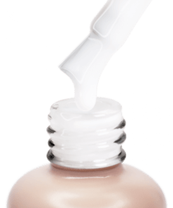 Pinsel mit PNB Camouflage Base Porcelain – UV/LED Gel in zartem Nude-Beige