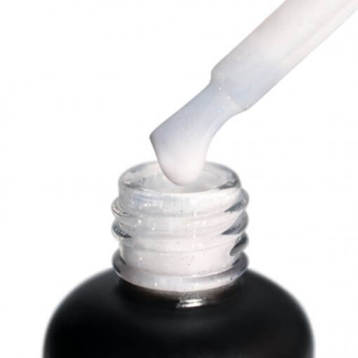 PNB Crystal Base Milk – UV/LED Gummibase in milchigem Weiß auf Applikator