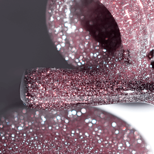 Makroaufnahme PNB Shock Effect 06 Ash Rose – UV/LED Gel Polish mit intensivem Glitzereffekt in Rosé