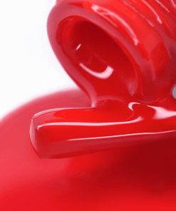 Makroaufnahme: PNB Gel Polish 334 – UV/LED Gellack in kühlem Rot auf Applikator