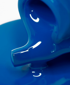 Makroaufnahme: PNB Gel Polish 351 – UV/LED Gellack in Königsblau auf dem Pinsel