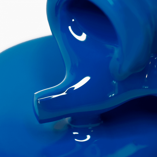 Makroaufnahme: PNB Gel Polish 351 – UV/LED Gellack in Königsblau auf dem Pinsel