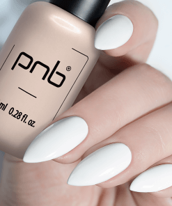 PNB Perfect White – aufgetragener Weißlack auf Nägeln, UV/LED