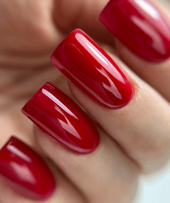 PNB Gel Polish 011 Royal Red – klassisches Rot auf Nägeln, glänzend und intensiv