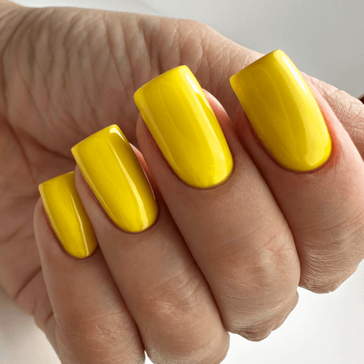 PNB 141 Sunshine – Gel Polish auf Nägeln, leuchtendes Gelb mit perfektem Glanz