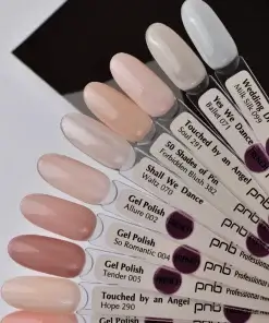 PNB Gel-Lack Farbfächer mit Nude-, Rosa-, Beige- und Milky-White-Tönen für natürliche Nägel und French Maniküre