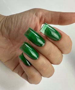 PNB UV/LED Gel Polish Illusion 2.0 01 Grün – Glas-Effekt auf Nägeln, Handfoto