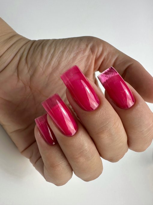 PNB UV/LED Gel Polish Illusion 2.0 05 Pink – Glas-Effekt auf Nägeln, Handfoto