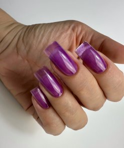 PNB UV/LED Gel Polish Illusion 2.0 06 Violett – Glas-Effekt auf Nägeln, Handfoto