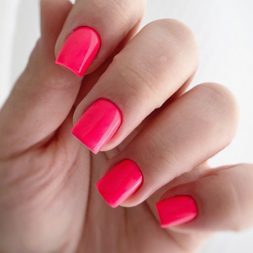 PNB Gel Polish 348 Chakra auf Nägeln – Neon Pink Maniküre