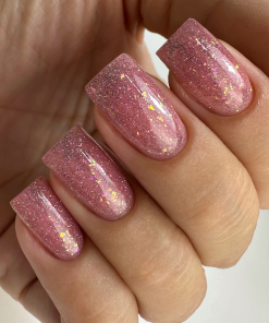 PNB Gel Polish 372 Tempting Pink auf Nägeln – Glitter Maniküre
