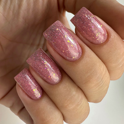 PNB Gel Polish 372 Tempting Pink auf Nägeln – Glitter Maniküre