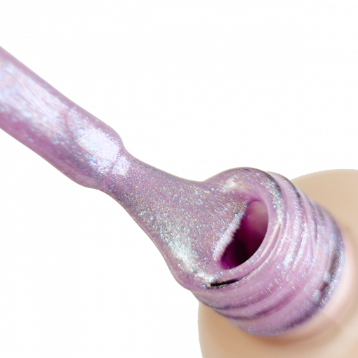 PNB Magnetic Gel Polish Glamour Cat 03 Rosy Flirty – Nahaufnahme mit Pinsel und schimmerndem Gel