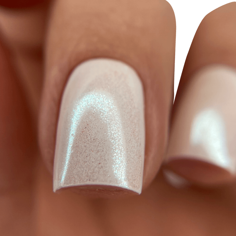 PNB Liquid Mirror Pearl – schimmernder Perlmutt-Effekt auf dem Nagel
